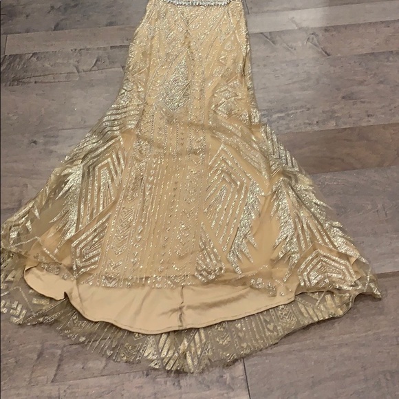Gold jewel gown - Picture 6 of 6